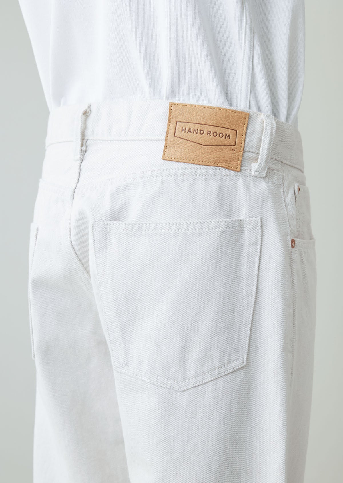 WIDE FIT 5 POCKET JEANS WHITE 8021-1403