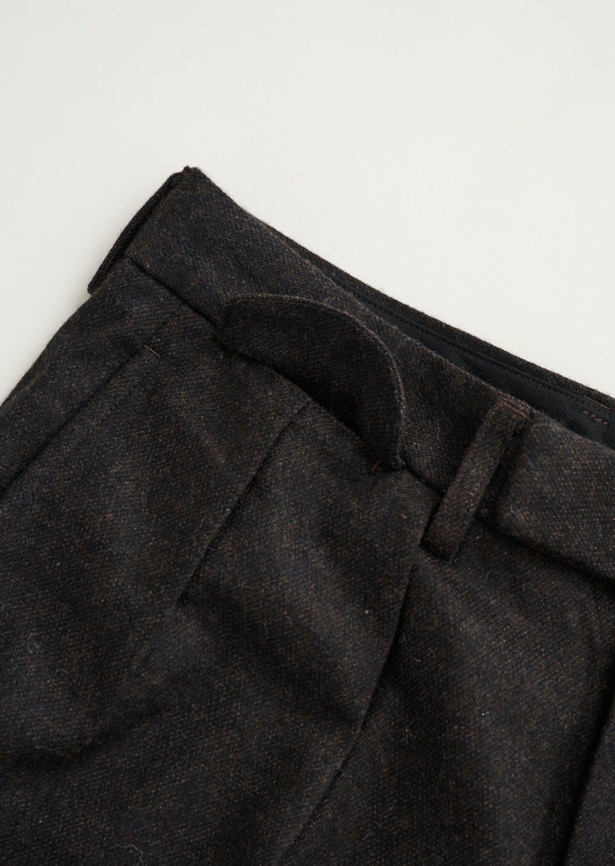 2TUCK DRESS WOOL PANTS BROWN 8053-1402
