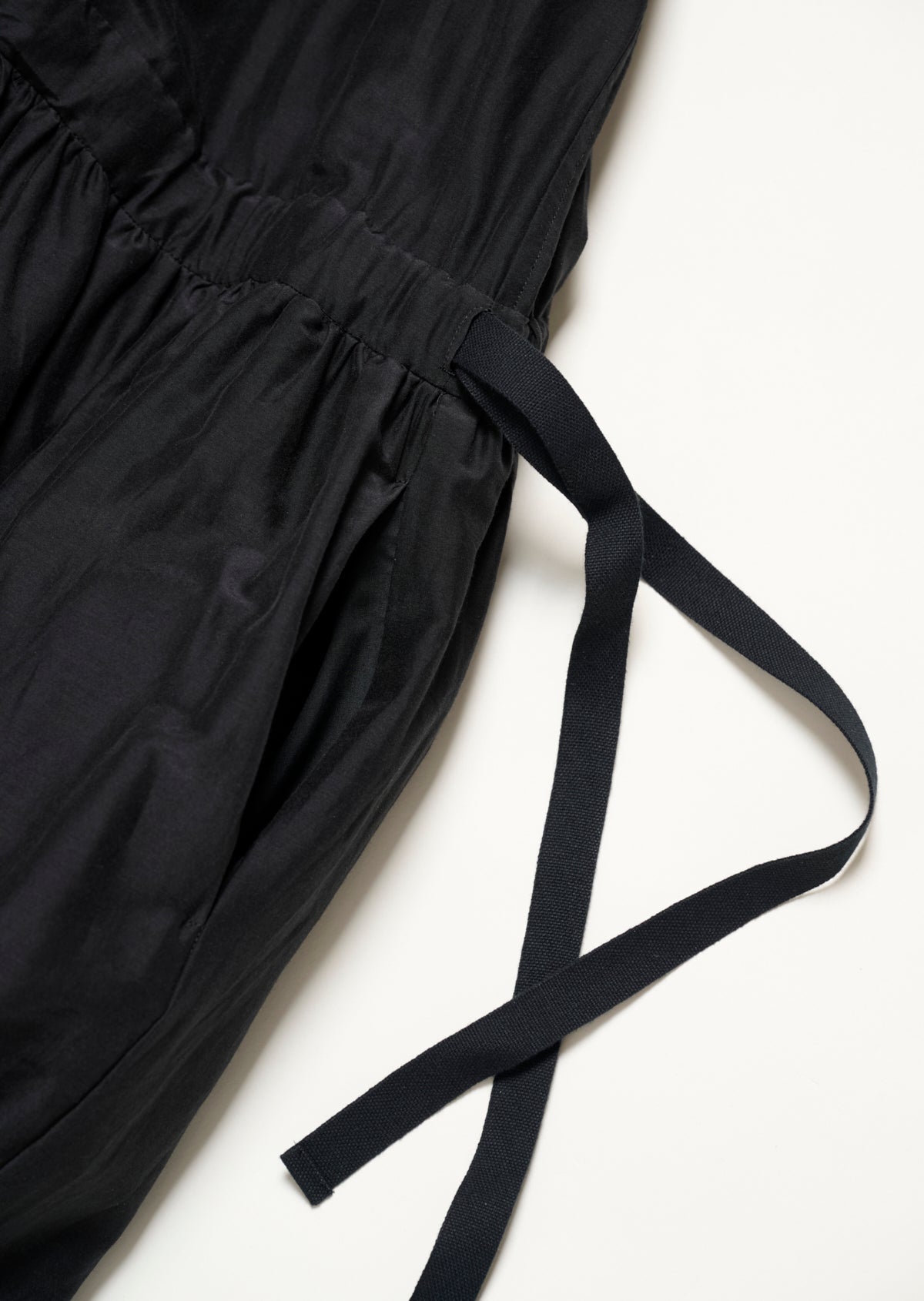GATHER DRESS BLACK 8231-2601